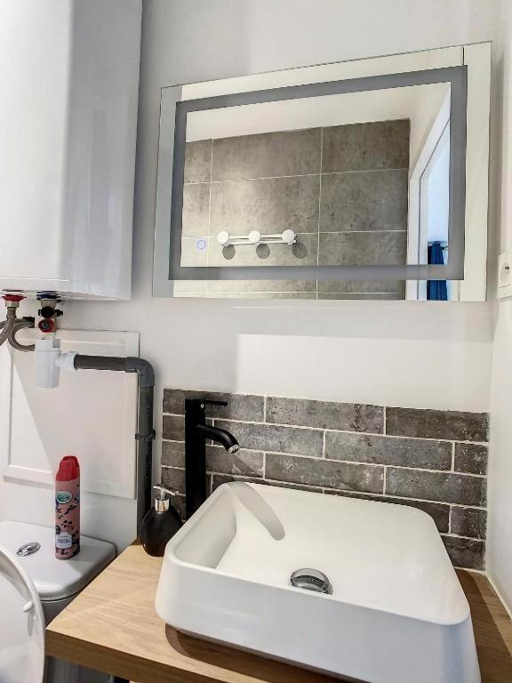 Studio Cosy Hyper Centre Gare Amiens Wifi Netflix 2 Pers المظهر الخارجي الصورة